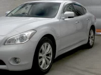 Nissan FUGA лот № 1215 оценка 4  с аукциона в Японии 3