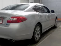 Nissan FUGA лот № 1215 оценка 4  с аукциона в Японии 4
