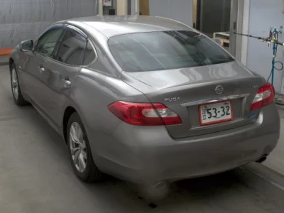 Nissan FUGA  с аукциона в Японии