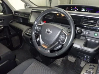 Honda STEP WAGON  с аукциона в Японии