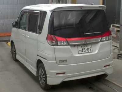 Mitsubishi DELICA D2