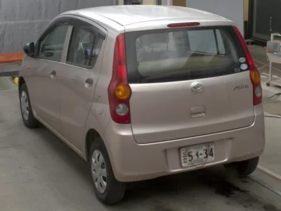 Daihatsu MIRA