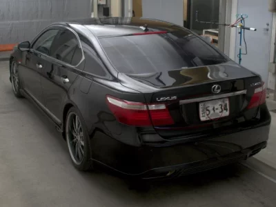 Lexus LS