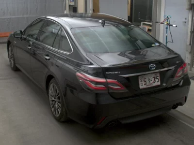 Toyota CROWN  с аукциона в Японии