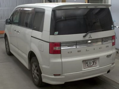 Mitsubishi Delica D:5