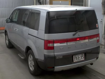 Mitsubishi Delica D:5