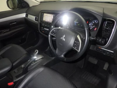 Mitsubishi OUTLANDER PHEV