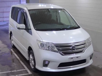 Nissan SERENA  с аукциона в Японии