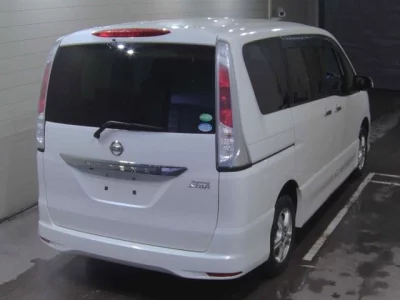 Nissan SERENA  с аукциона в Японии
