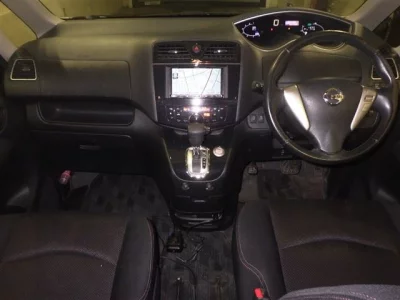 Nissan SERENA  с аукциона в Японии