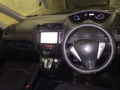 Nissan SERENA  с аукциона в Японии