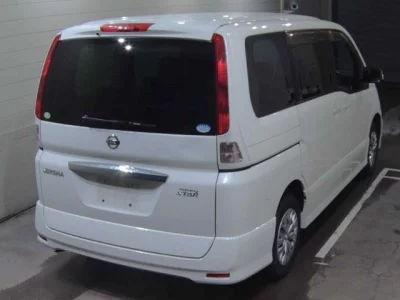 Nissan SERENA  с аукциона в Японии