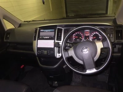Nissan SERENA  с аукциона в Японии