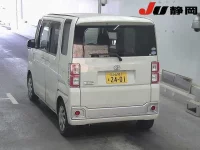 Toyota PIXIS MEGA лот № 2018 оценка RA  с аукциона в Японии 1