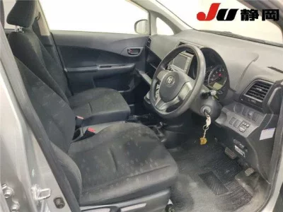 Toyota RACTIS  с аукциона в Японии