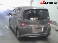 Honda FREED лот № 3004 оценка 4  с аукциона в Японии 1