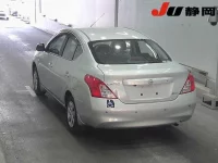 Nissan TIIDA LATIO лот № 3111 оценка 3.5  с аукциона в Японии 1