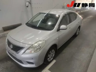 Nissan TIIDA LATIO  с аукциона в Японии