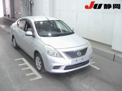 Nissan TIIDA LATIO  с аукциона в Японии