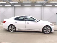 Lexus LS лот № 3120 оценка 3  с аукциона в Японии 2
