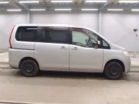 Nissan SERENA лот № 5526 оценка R  с аукциона в Японии 2