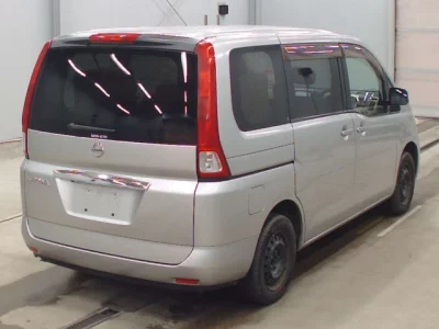 Nissan SERENA  с аукциона в Японии
