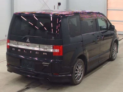 Mitsubishi Delica D:5