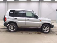 Mitsubishi PAJERO IO лот № 3145 оценка 3  с аукциона в Японии 2
