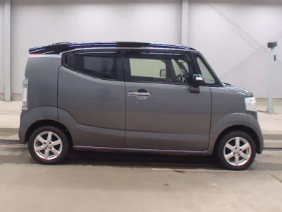 Honda N BOX SLASH