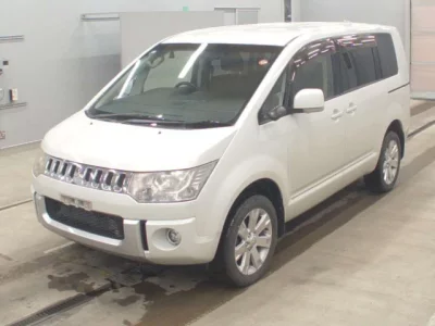 Mitsubishi DELICA D5  с аукциона в Японии