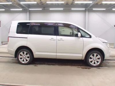 Mitsubishi DELICA D5  с аукциона в Японии