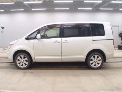 Mitsubishi DELICA D5  с аукциона в Японии