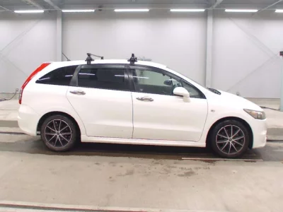 Honda STREAM  с аукциона в Японии