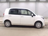 Toyota SPADE лот № 5574 оценка 3.5  с аукциона в Японии 2