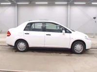 Nissan TIIDA LATIO лот № 3339 оценка 4  с аукциона в Японии 2