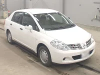Nissan TIIDA LATIO лот № 3339 оценка 4  с аукциона в Японии 4