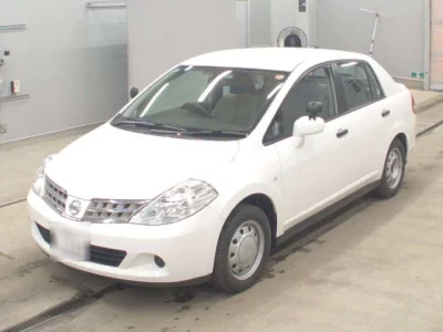 Nissan TIIDA LATIO  с аукциона в Японии