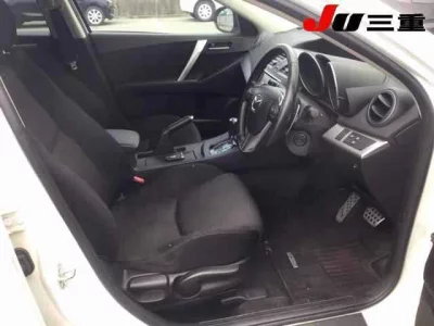 Mazda AXELA  с аукциона в Японии