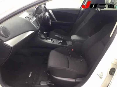 Mazda AXELA  с аукциона в Японии