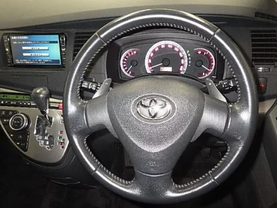 Toyota ISIS