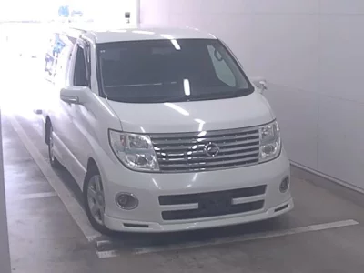 Nissan ELGRAND  с аукциона в Японии