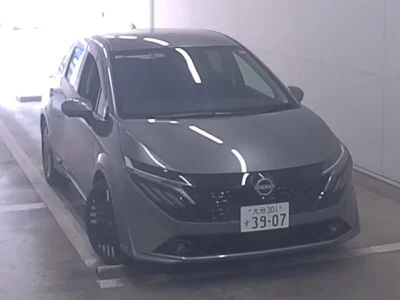 Nissan AURA