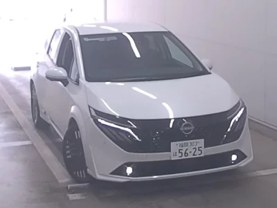 Nissan AURA