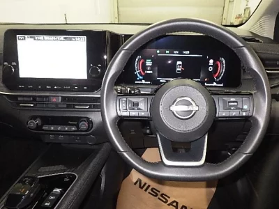 Nissan AURA