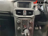 Volvo V40 лот № 3045 оценка 4  с аукциона в Японии 6