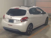 Peugeot 208 лот № 30017 оценка 4  с аукциона в Японии 1