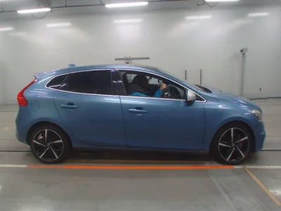 Volvo V40