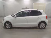 Volkswagen POLO лот № 38079 оценка 4.5  с аукциона в Японии 3