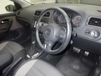 Volkswagen CROSS POLO