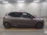 Renault LUTECIA лот № 38110 оценка 4  с аукциона в Японии 2